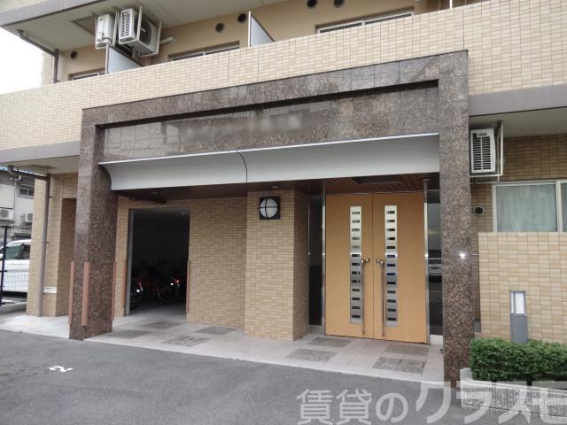 21/28 エントランス