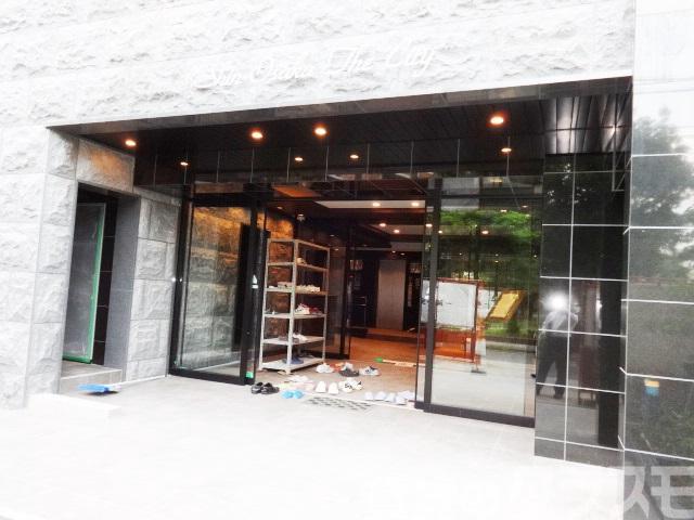 17/22 エントランス