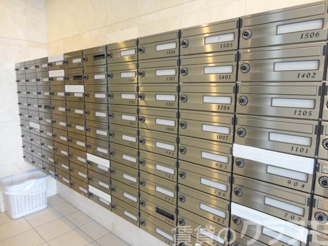 23/27 エントランス