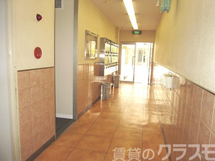 16/20 エントランス