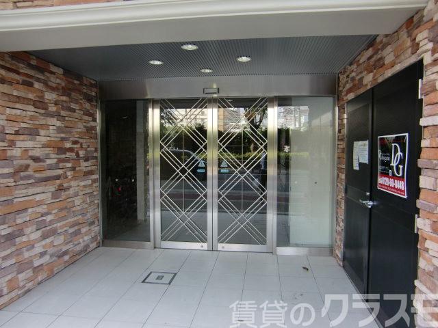 19/23 エントランス