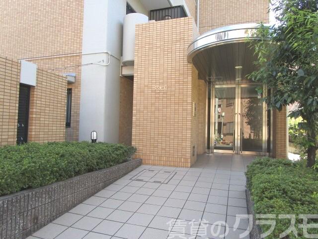 19/23 エントランス