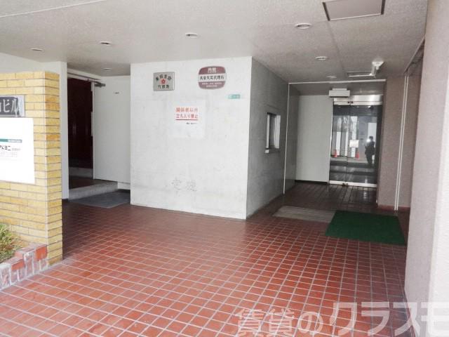 17/23 エントランス