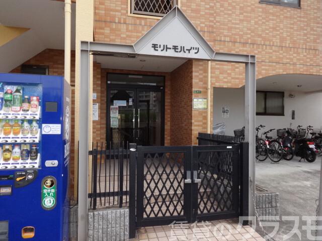 18/22 エントランス