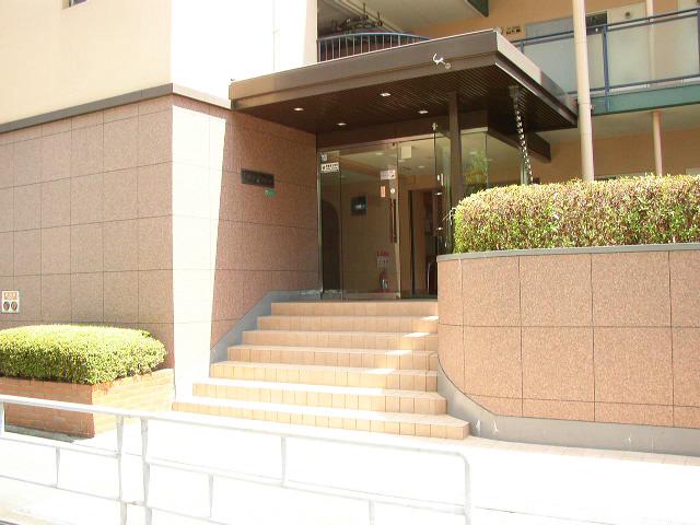 16/21 エントランス