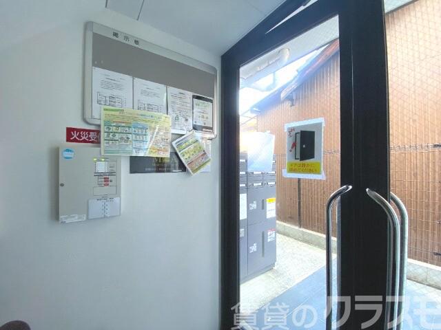 22/27 エントランス