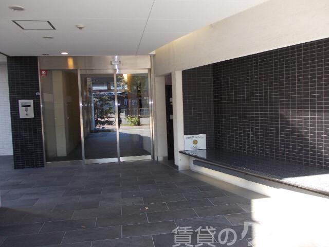 18/22 エントランス