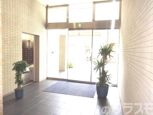 20/23 エントランス