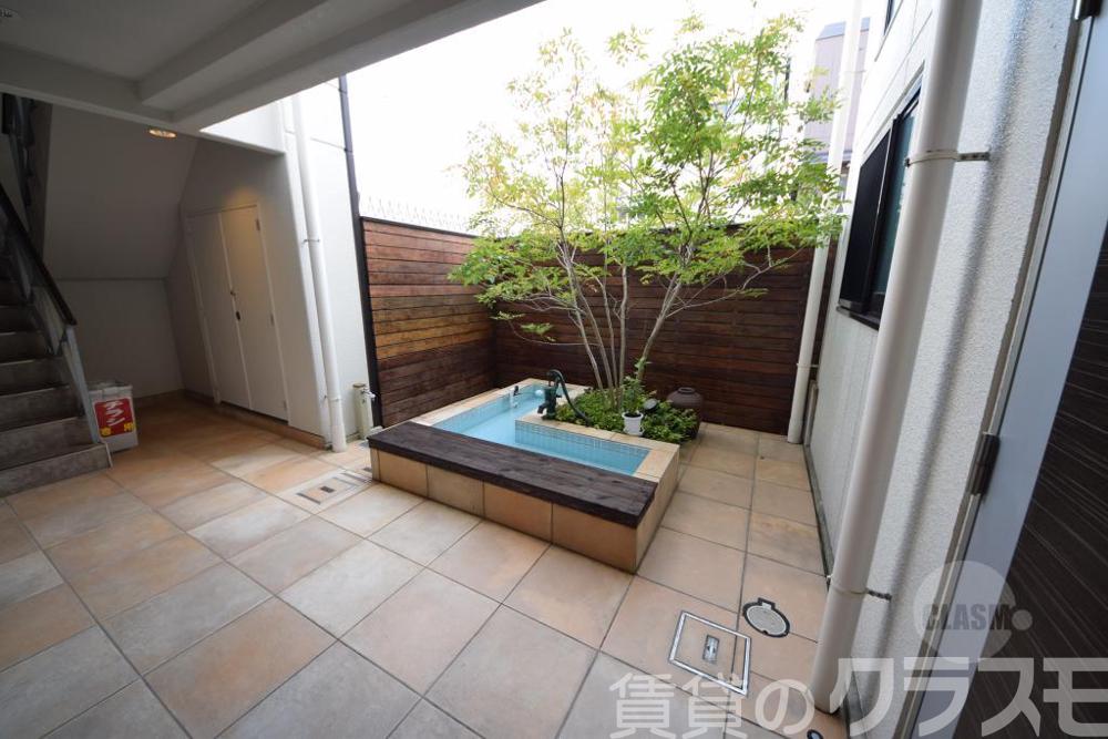 15/18 エントランス