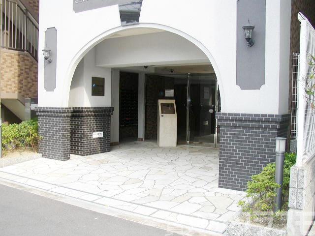 19/23 エントランス