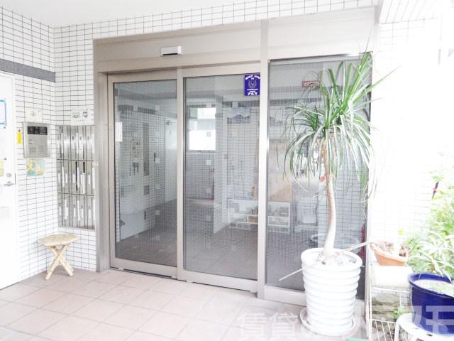 21/25 エントランス