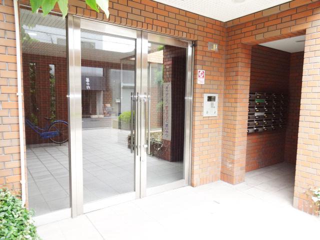 18/22 エントランス