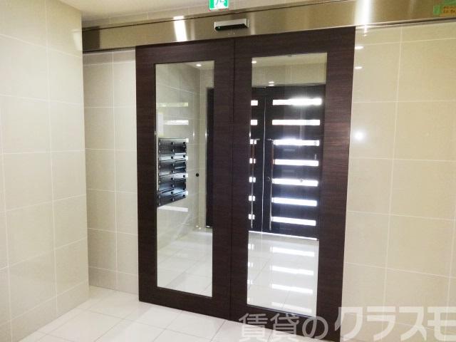 22/28 エントランス