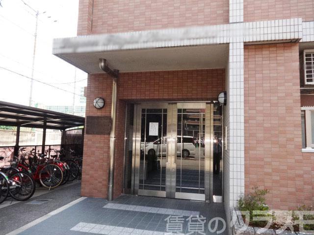 20/26 エントランス