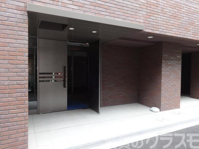 21/26 エントランス