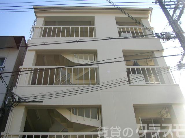 16/19 エントランス