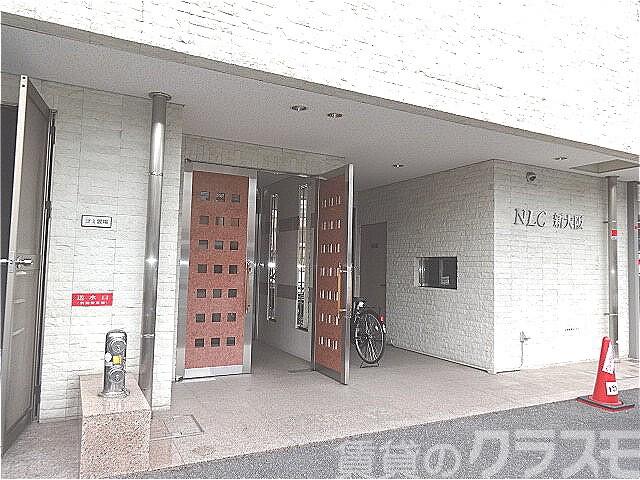 22/27 エントランス