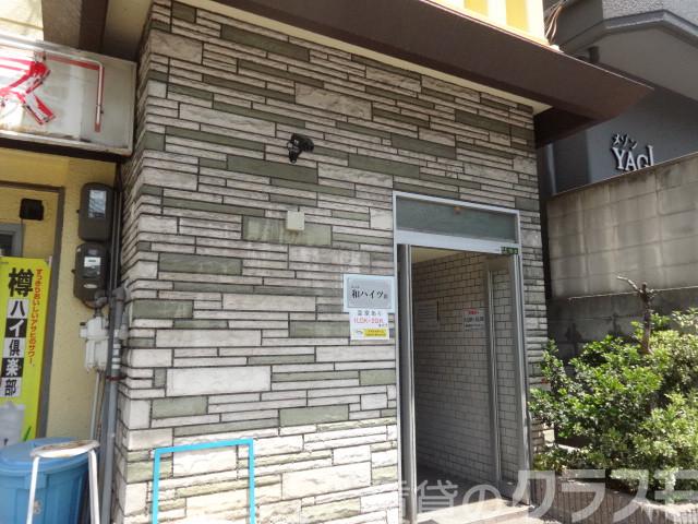 19/23 エントランス