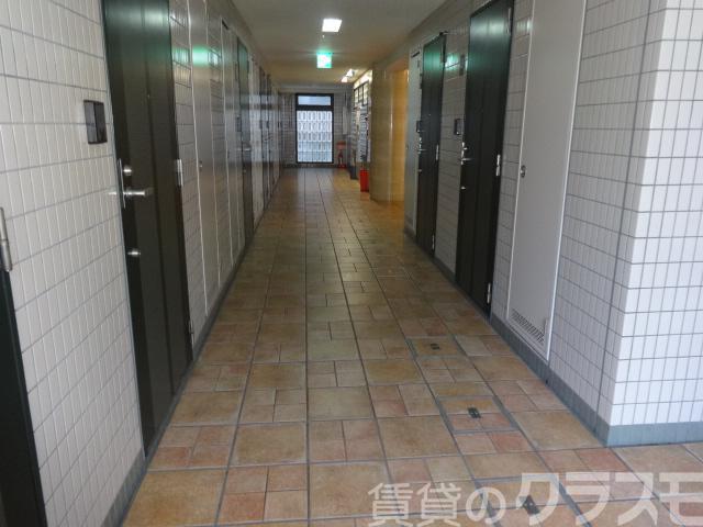 18/24 エントランス