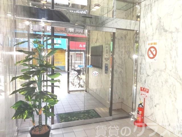 14/18 エントランス