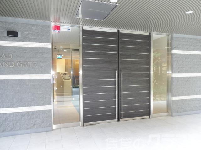 22/28 エントランス