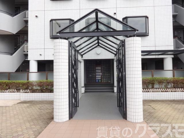 25/30 エントランス