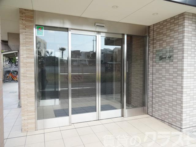 26/30 エントランス