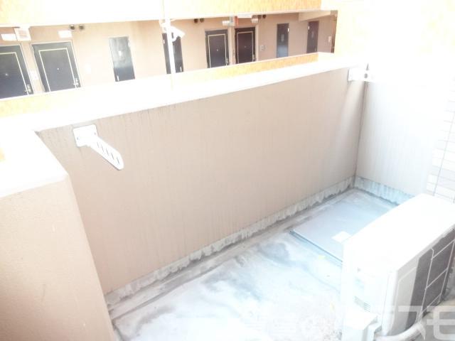 16/27 バルコニー