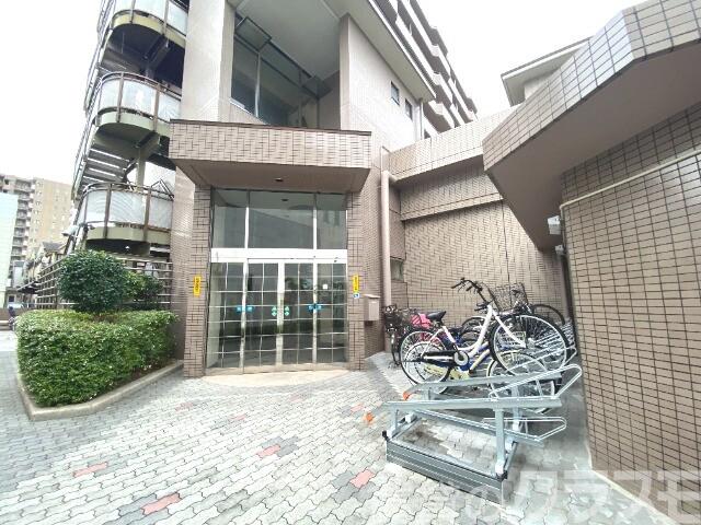 30/30 エントランス
