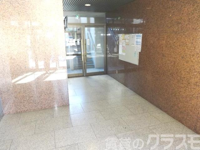 23/29 エントランス