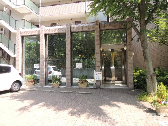 19/23 エントランス