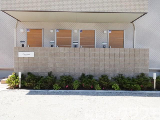 21/27 エントランス