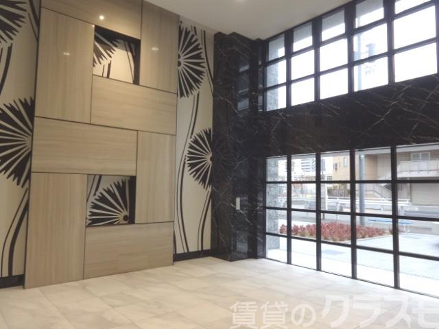 23/29 エントランス