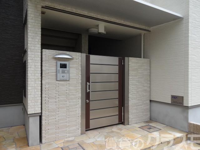 21/25 エントランス