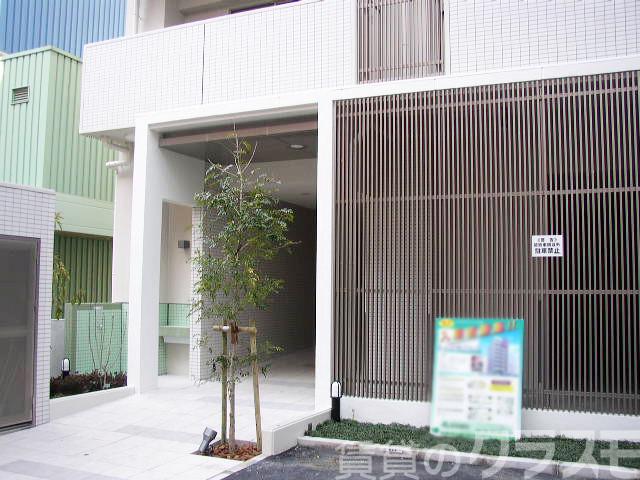 18/21 エントランス