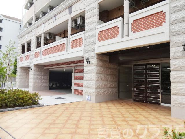 18/25 エントランス