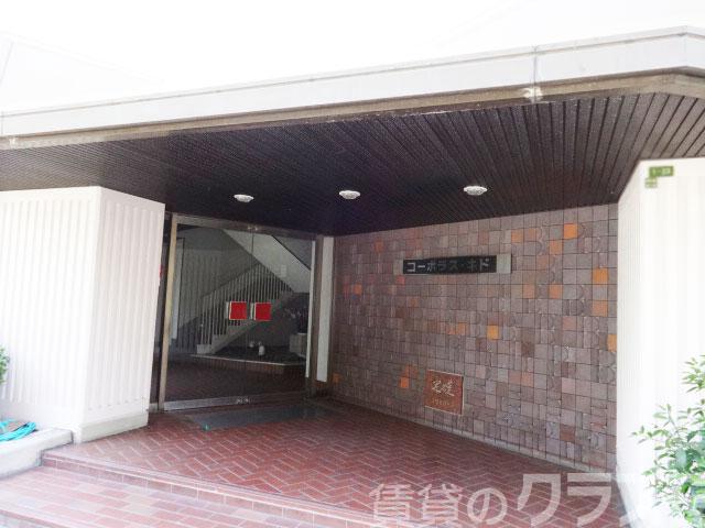 25/30 エントランス