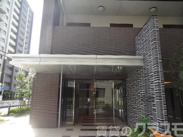 22/27 エントランス