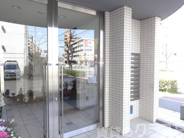 22/28 エントランス