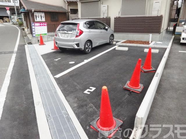 22/27 駐車場