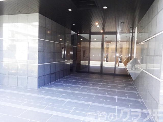 19/25 エントランス