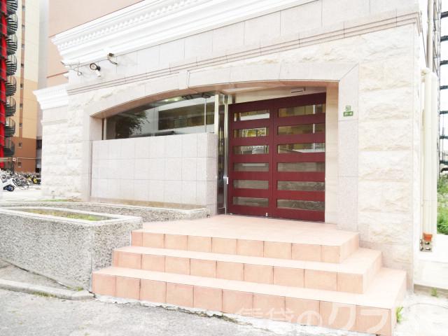 14/18 エントランス