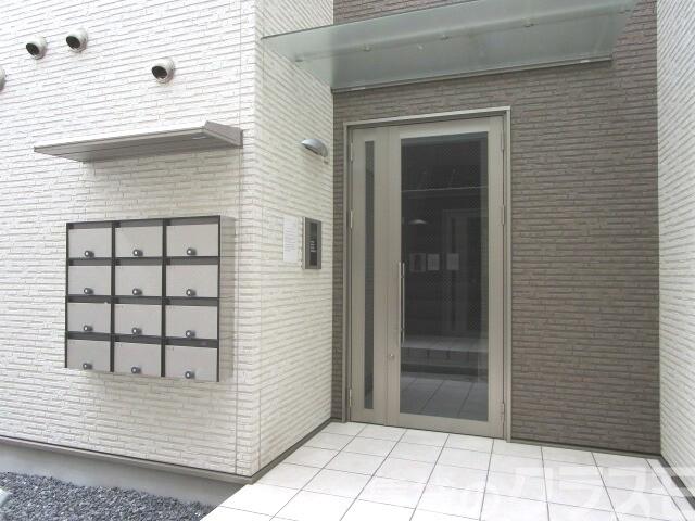 25/30 エントランス