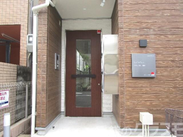 23/29 エントランス