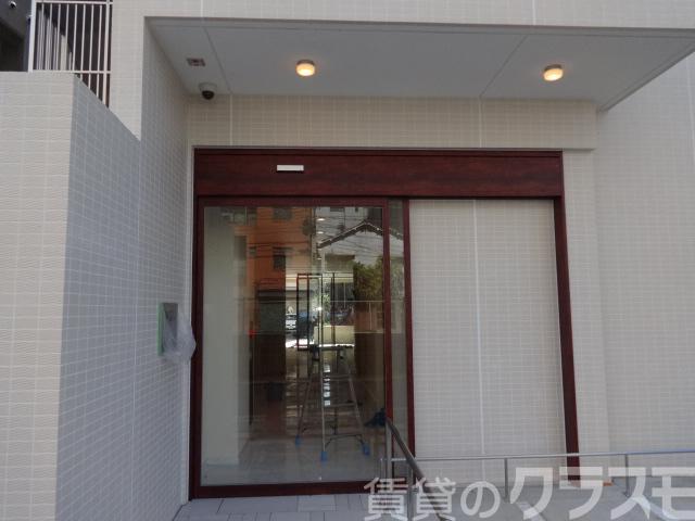 16/21 エントランス