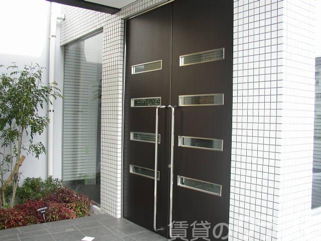 14/18 エントランス