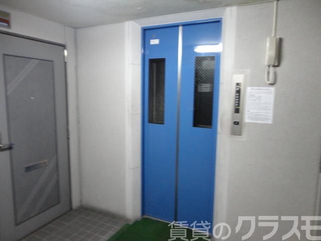 14/18 エントランス