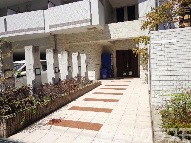 24/28 エントランス