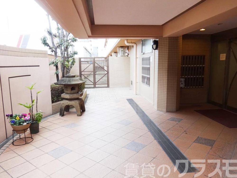 21/28 エントランス