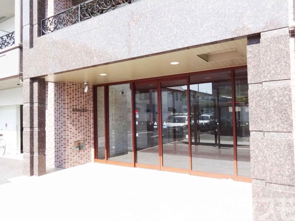 25/30 エントランス